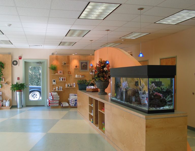 Animal Hospital desk and fish tank